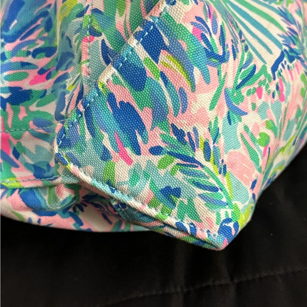 Lilly Pulitzer Blue and Pink Tropical Tote Bag - Picture 7 of 10